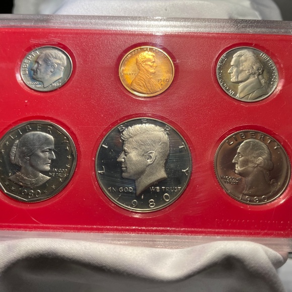 1980 S United States Mint Proof Set Kit 5 Coins Plastic Shell Toning - Picture 5 of 7